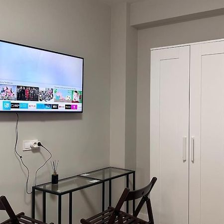 Meta Habitat Ramon Lujan A Apartment Madrid Exterior photo
